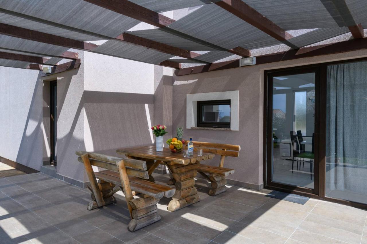 Vila Bobo Family House With Pool Vodnjan Exteriér fotografie