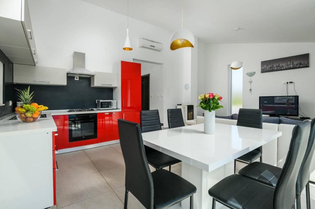 Vila Bobo Family House With Pool Vodnjan Exteriér fotografie