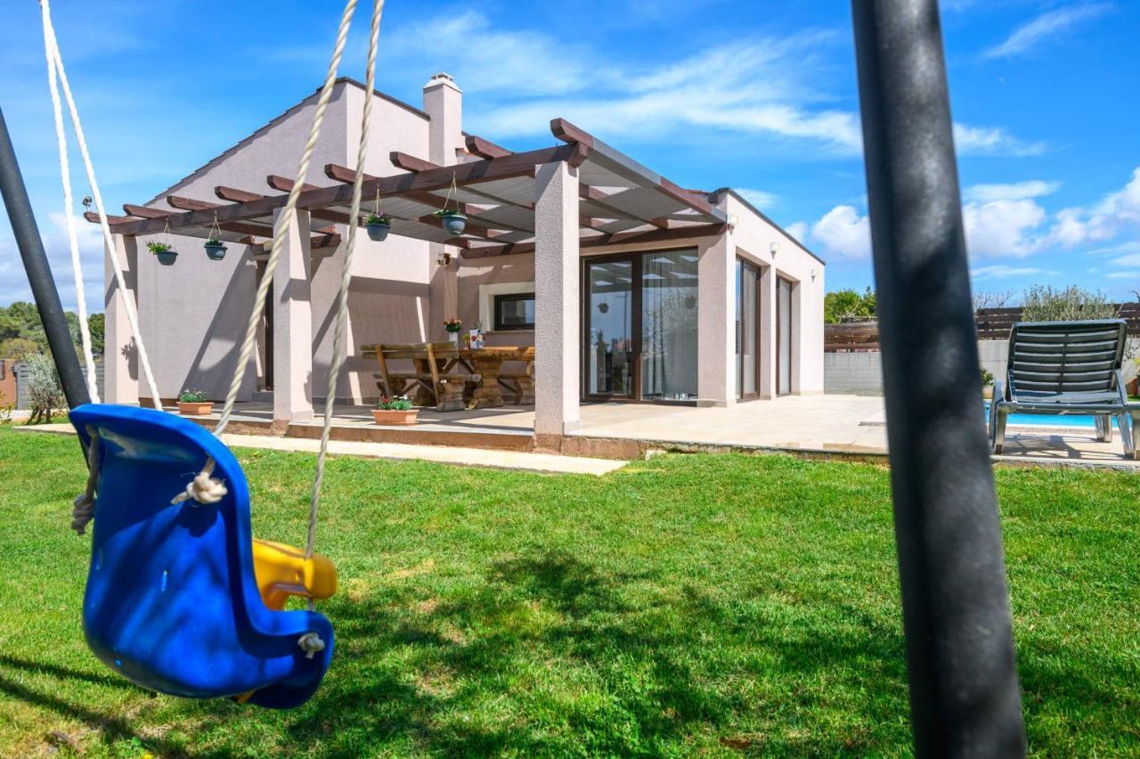 Vila Bobo Family House With Pool Vodnjan Exteriér fotografie