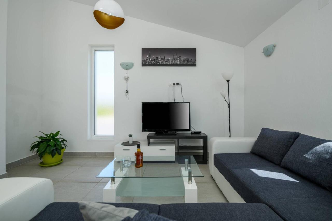 Vila Bobo Family House With Pool Vodnjan Exteriér fotografie