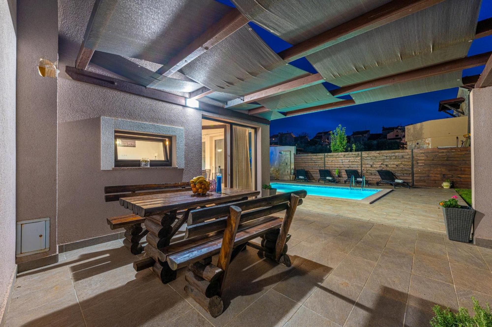 Vila Bobo Family House With Pool Vodnjan Exteriér fotografie