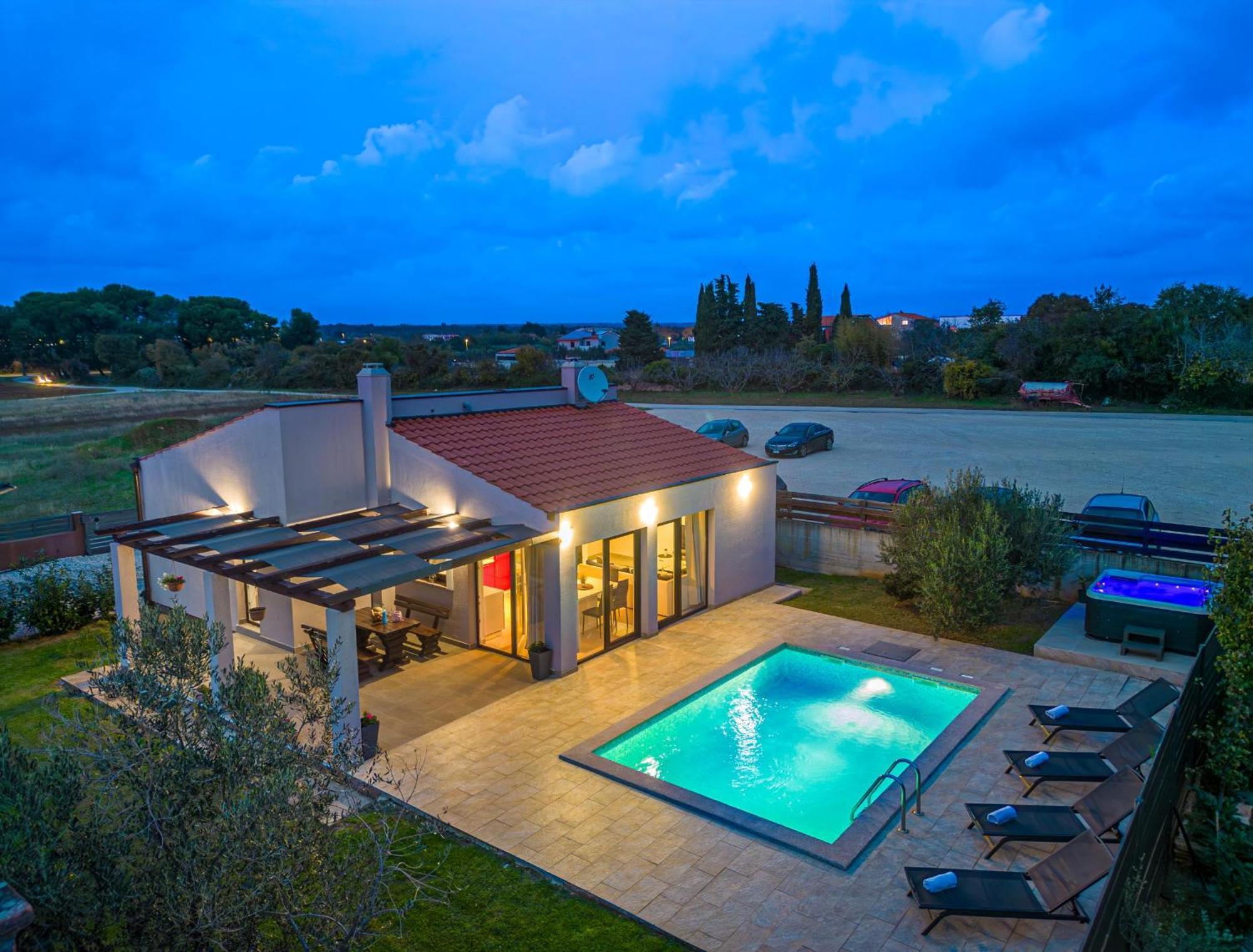 Vila Bobo Family House With Pool Vodnjan Exteriér fotografie